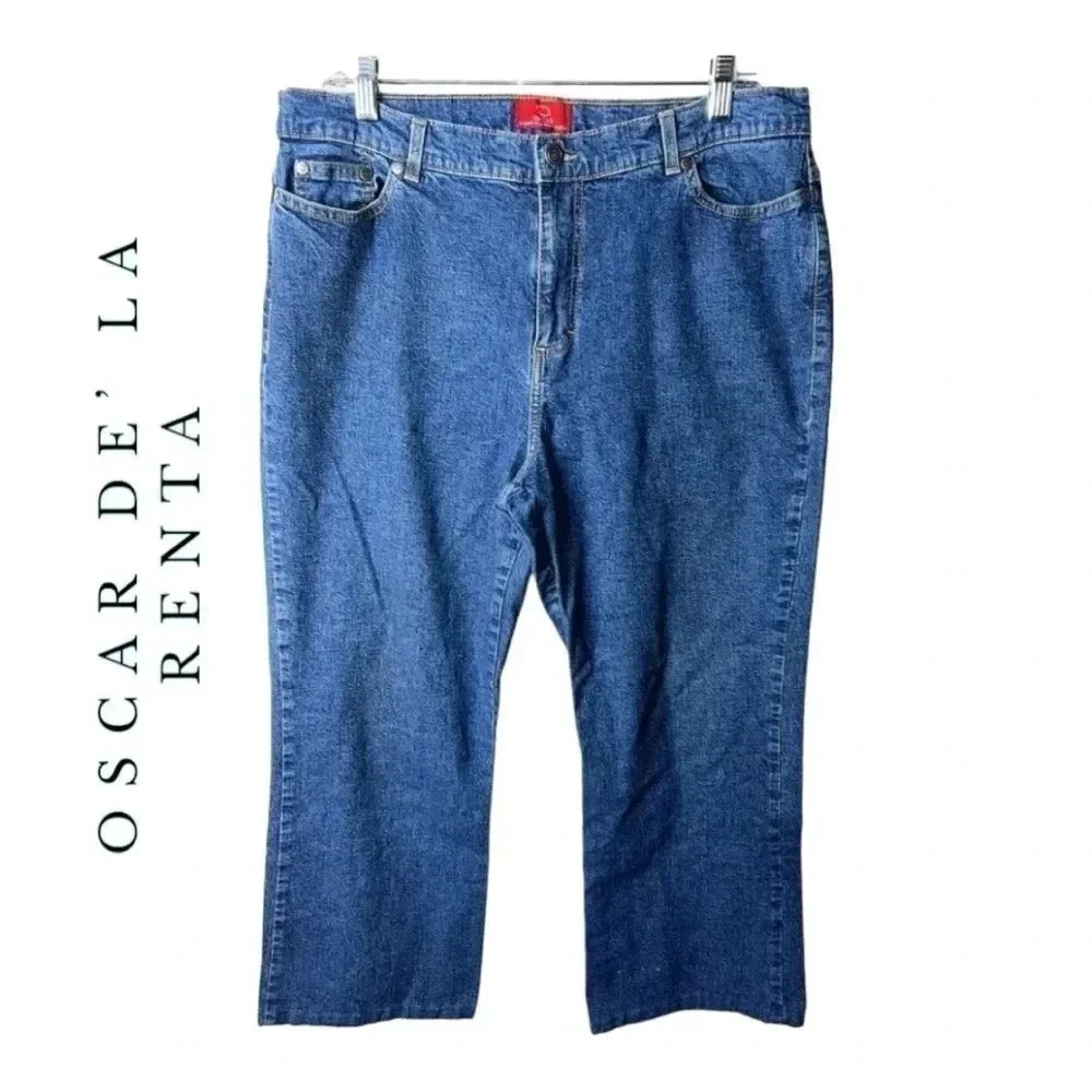 0102W.‎ OSCAR DE LA RENTA DENIM JEANS MEDIUM WASH SIZE 16